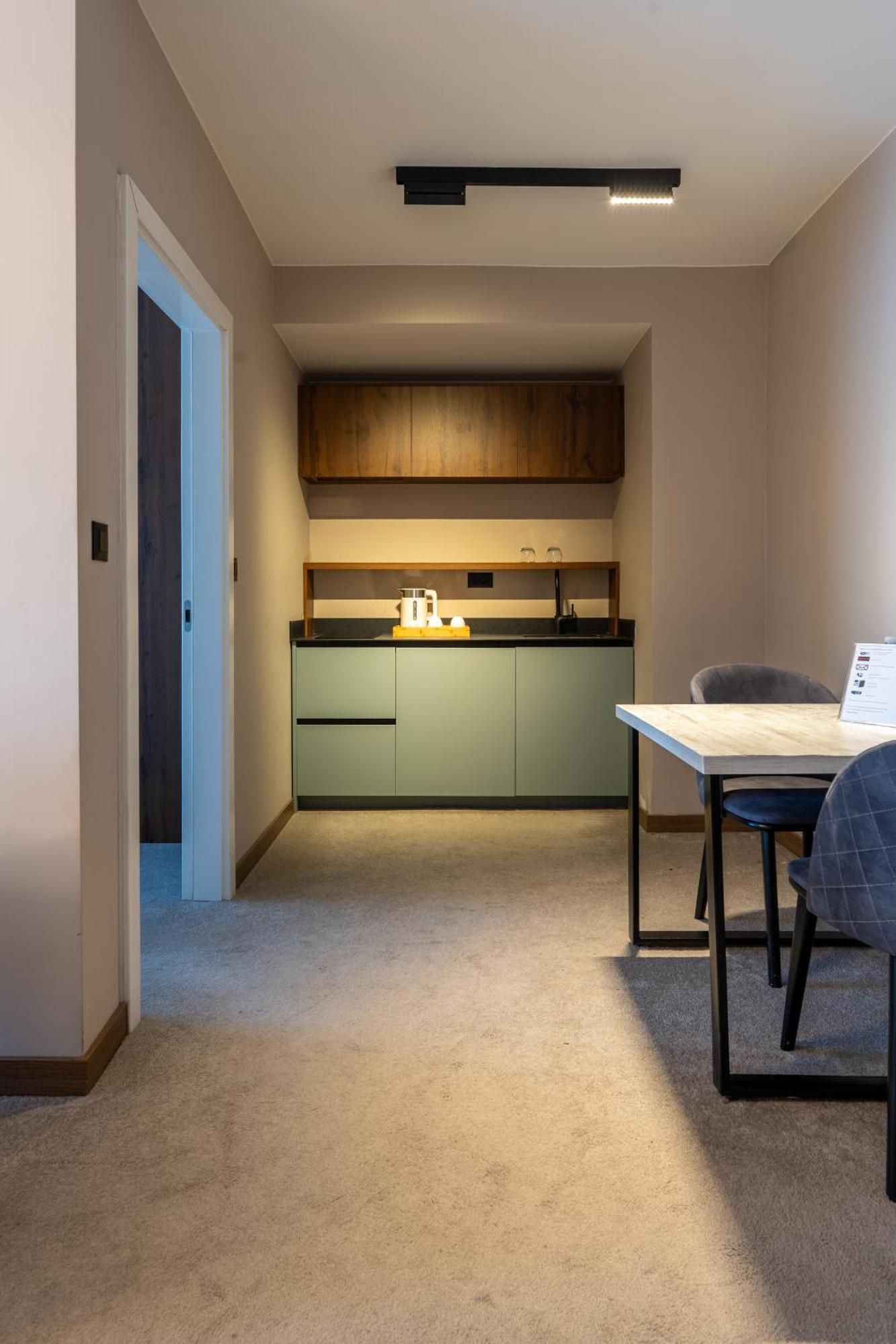 Downtown Apartments プリシュティナ エクステリア 写真