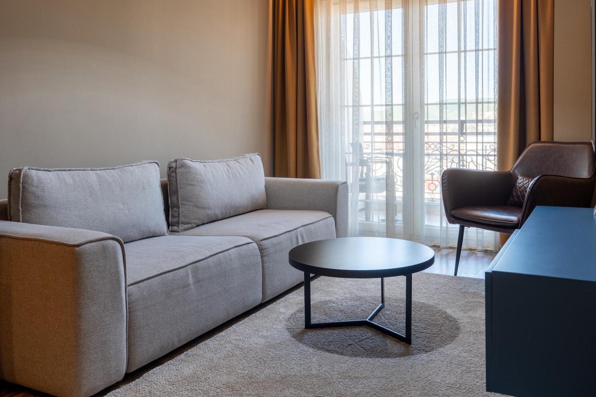 Downtown Apartments プリシュティナ エクステリア 写真